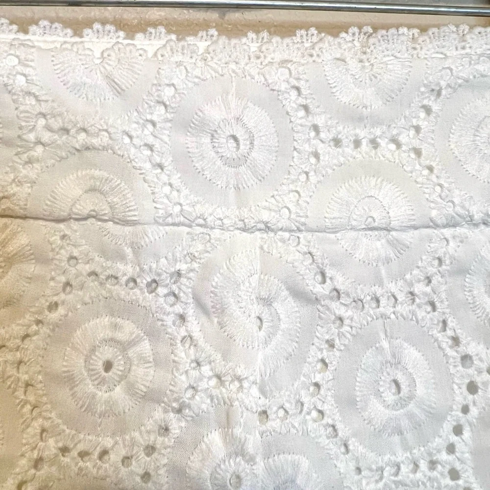 SHEIN Elegant White Fabric - Picture 3 of 4